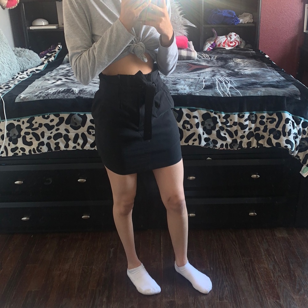 Selling a skirt with all tags on never worn